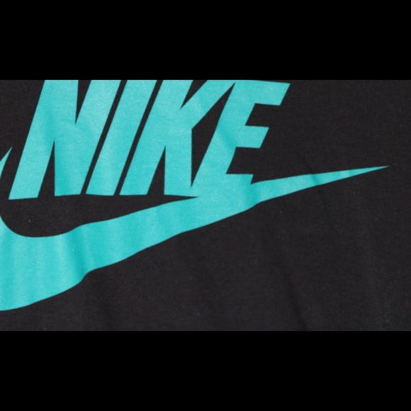 Men’s Nike Shirt - Picture 2 of 4